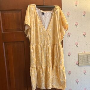 Universal Thread Cream Textured Top